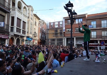La gente tomó la Plaza de España para disfrutar de la jornada.