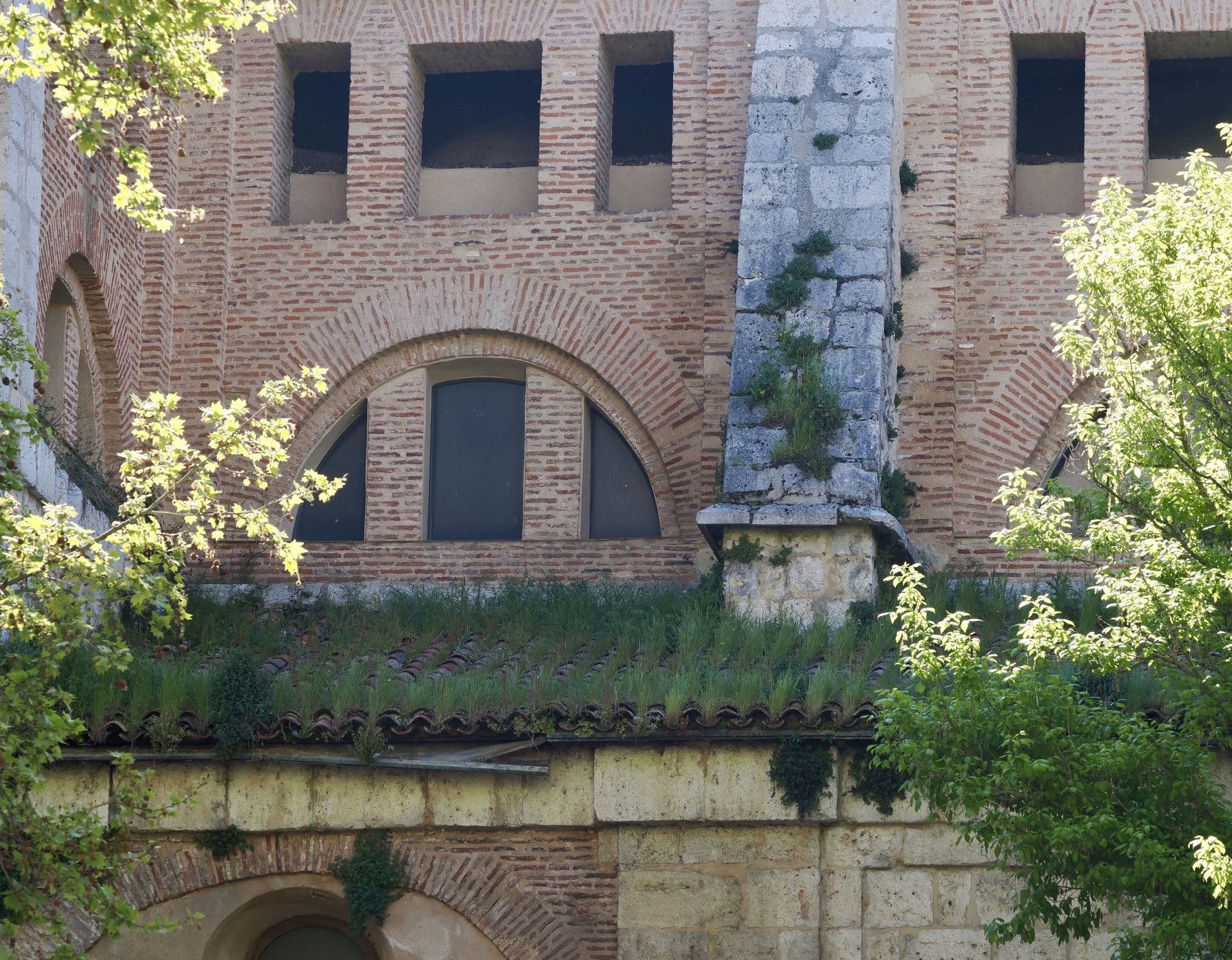 Estado de la cubierta y del entorno del Monasterio de las Huelgas