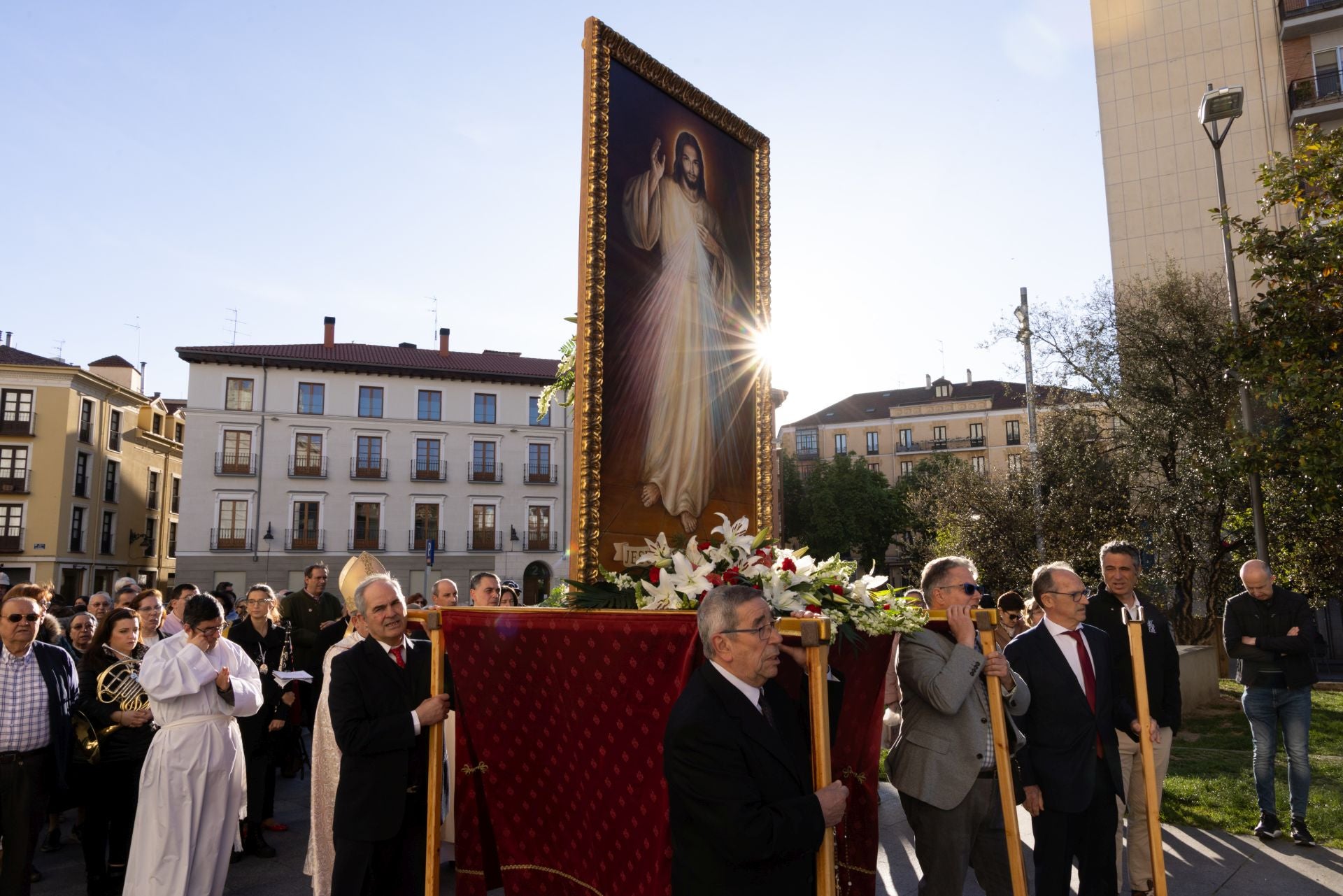 La procesión de la Divina Misericordia, en imágenes