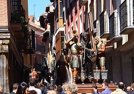 Paso de Jesús Nazareno de Santiago durante el traslado
