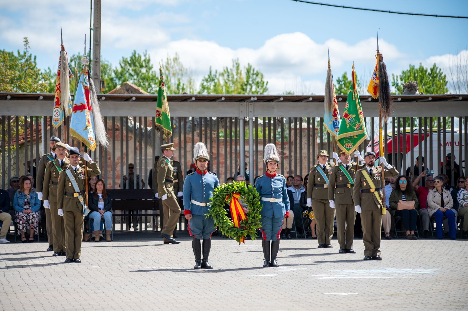 Los vecinos de Villamuriel juran fidelidad a la bandera de España