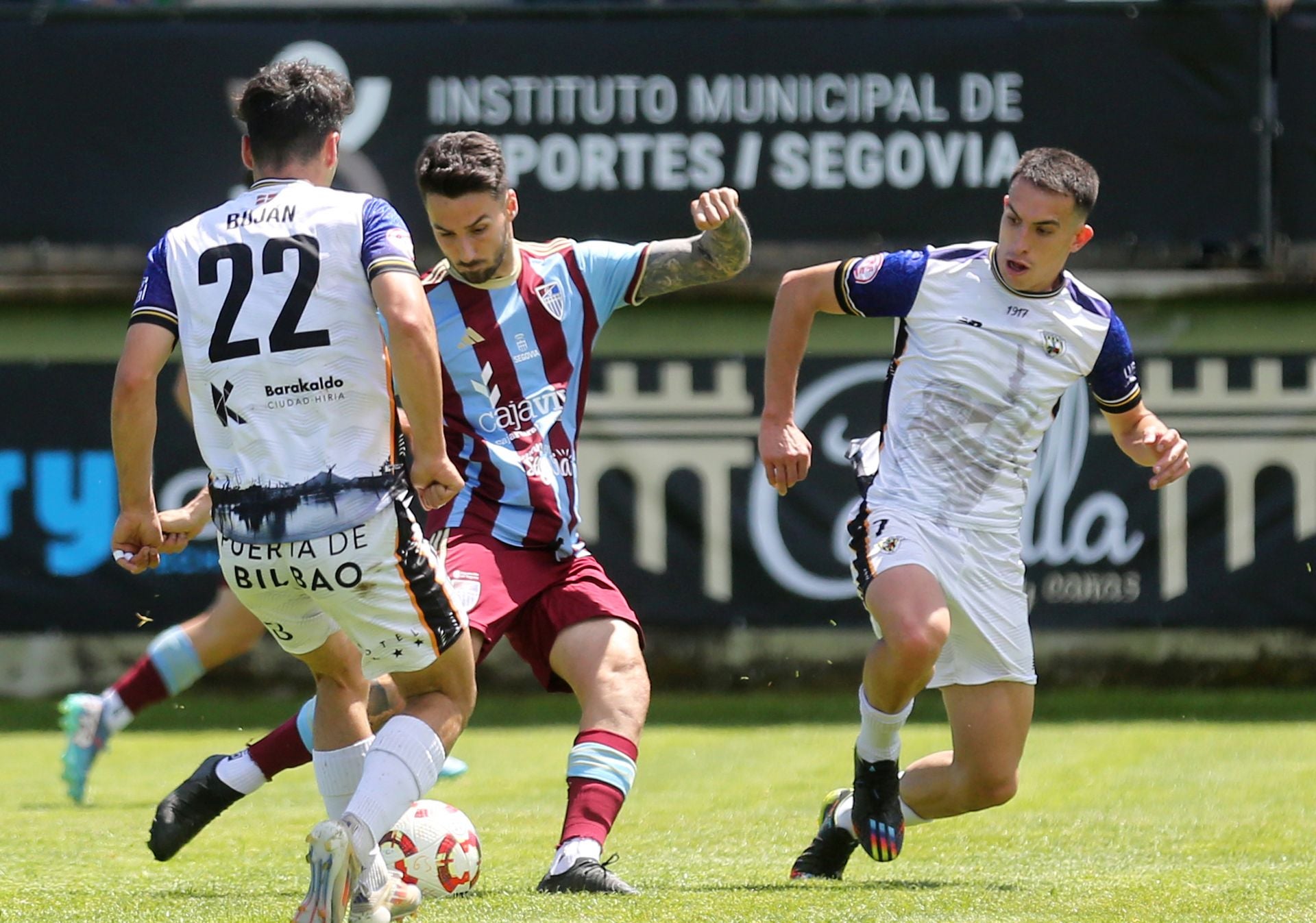 Fotos del partido entre la Segoviana y el Barakaldo