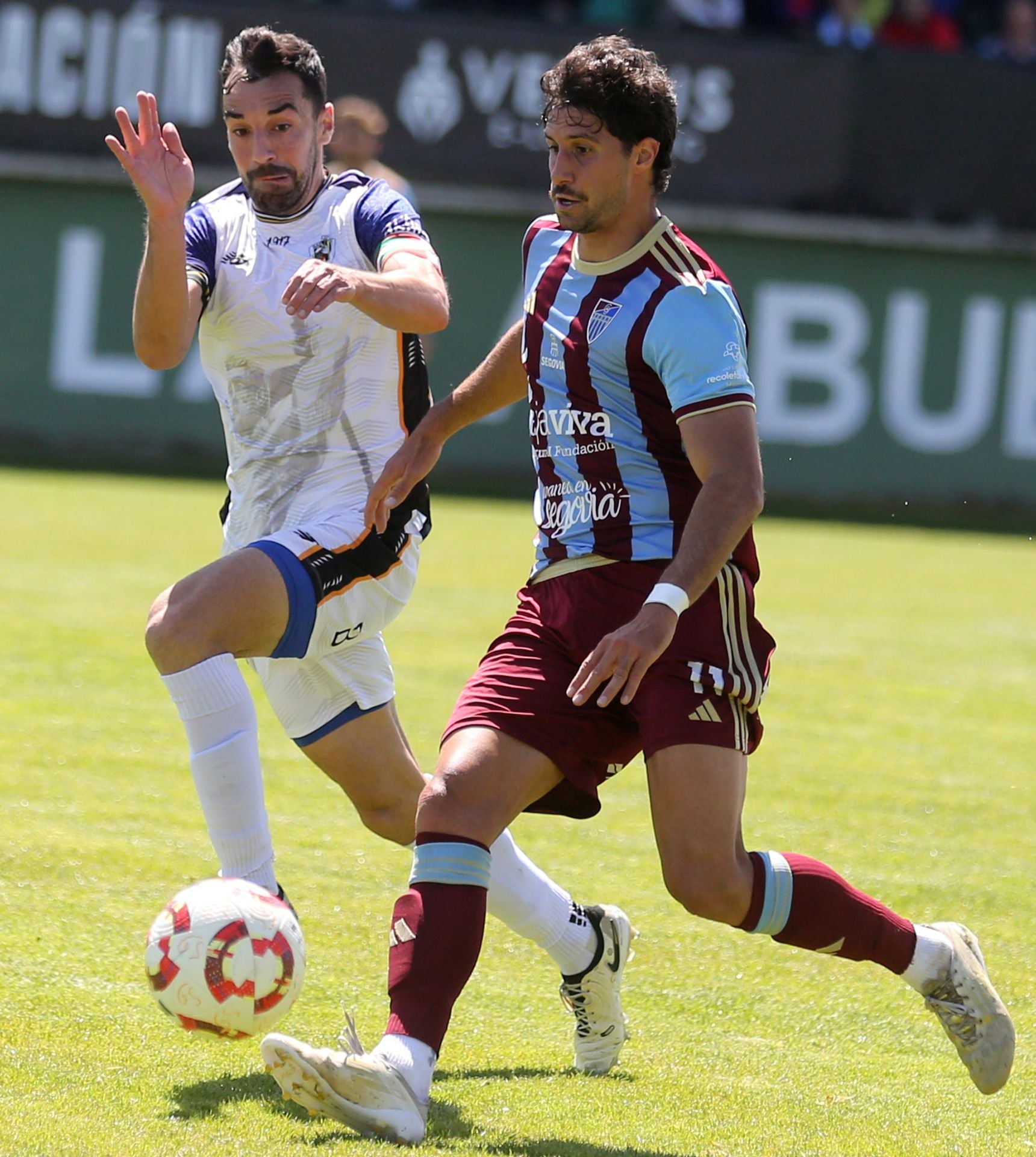 Fotos del partido entre la Segoviana y el Barakaldo