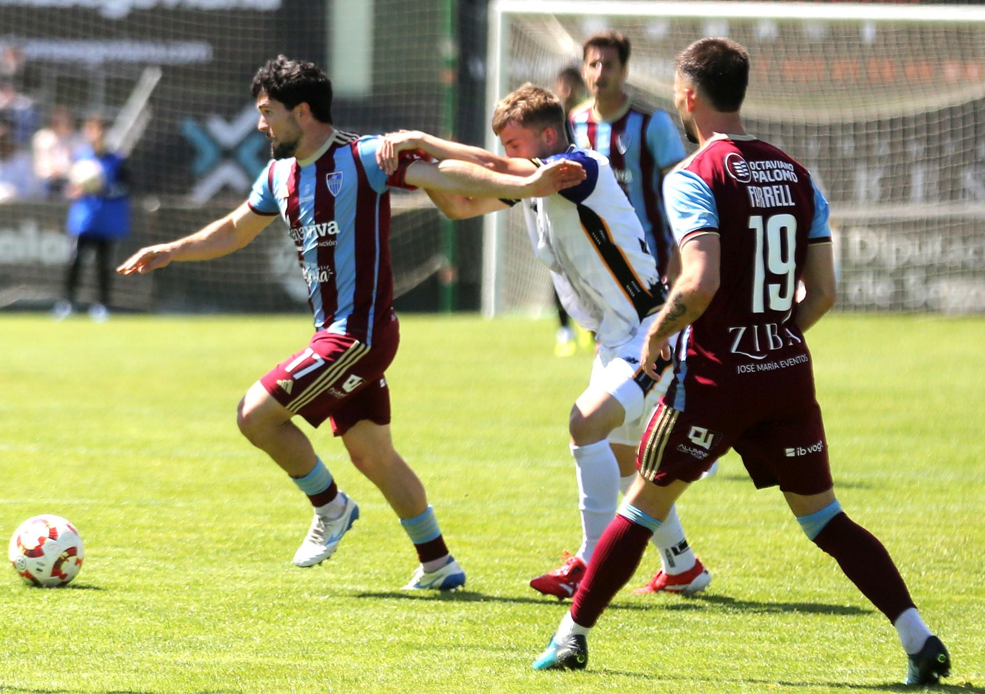 Fotos del partido entre la Segoviana y el Barakaldo