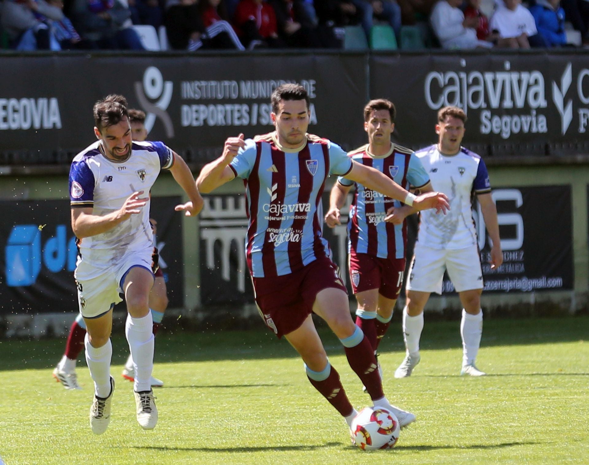 Fotos del partido entre la Segoviana y el Barakaldo