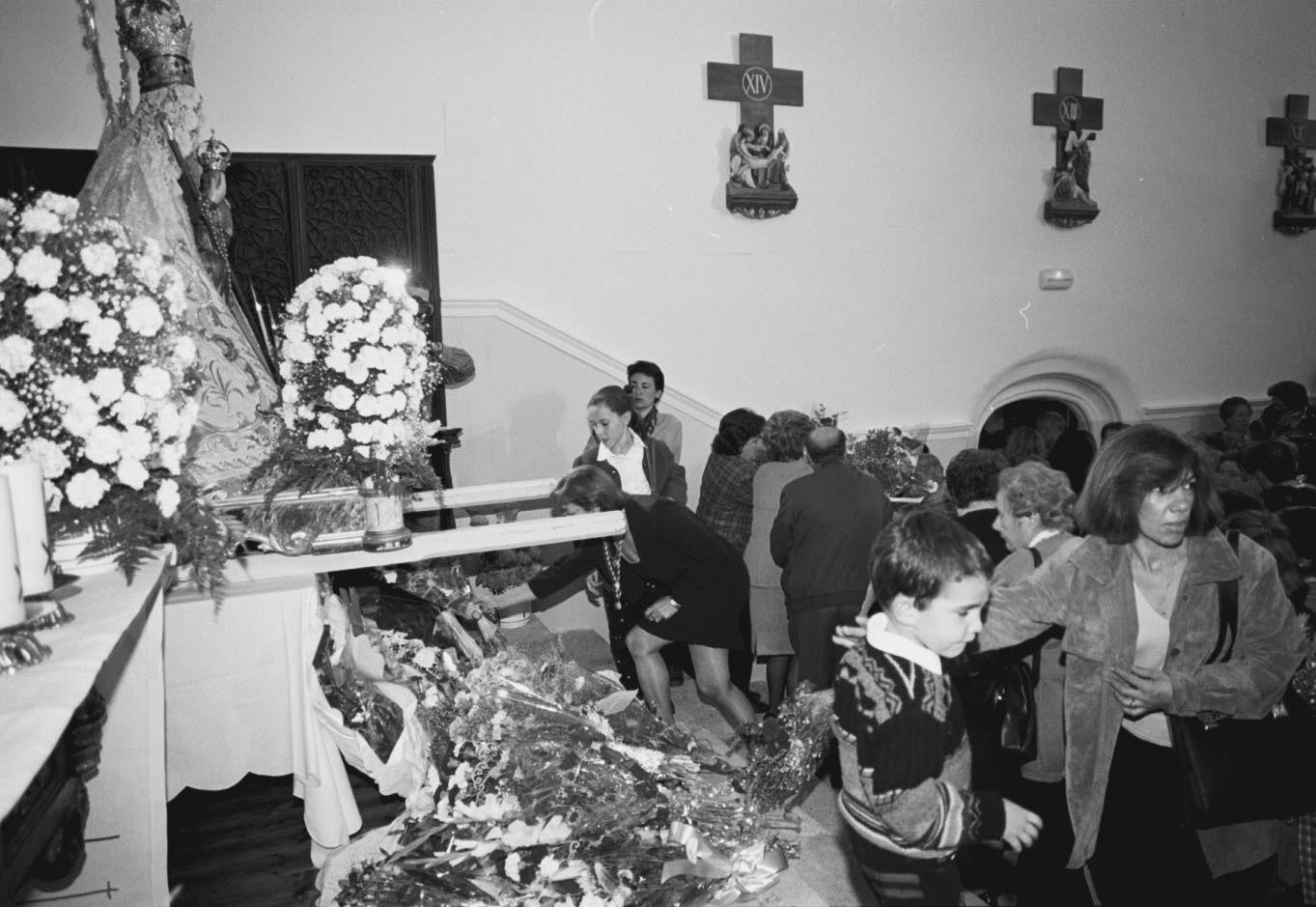 Ofrenda floral a la Virgen de la Soterraña en Olmedo. 7 de octubre de 1999.