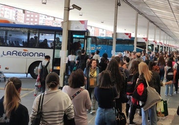La estación de trenes se paraliza y deja en tierra a cientos de viajeros