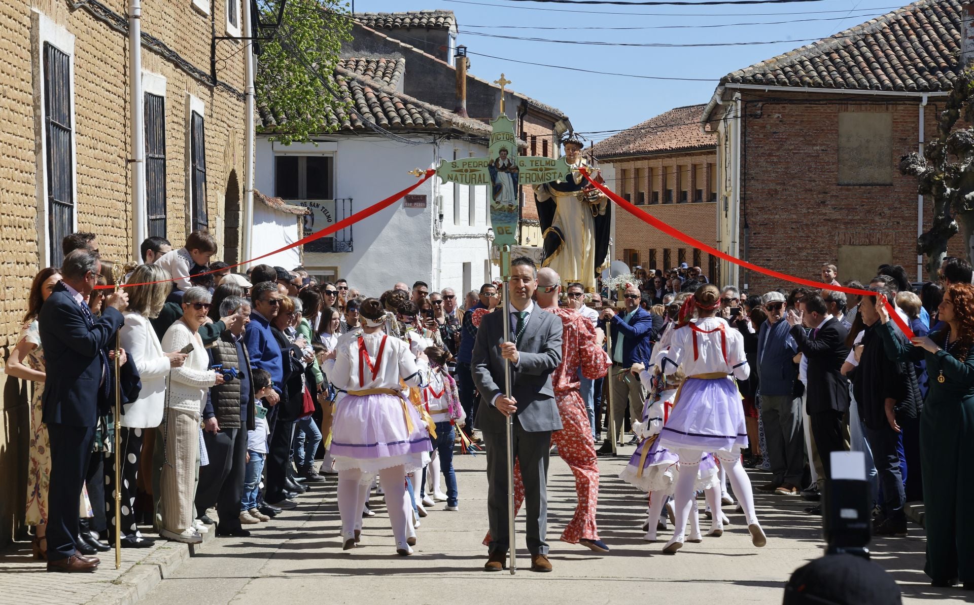 Frómista vibra con la procesión por San Telmo