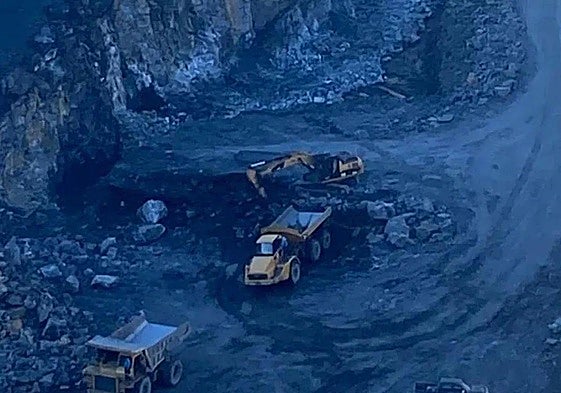 Foto obtenida por Promining que asegura se corresponde a una explotación a cielo abierto donde solo estaría autorizado de forma subterránea.