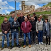 Vecinos y ediles de Wamba y Pampliega durante la reunión mantenida este fin de semana en el municipio burgalés