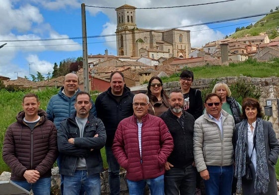 Vecinos y ediles de Wamba y Pampliega durante la reunión mantenida este fin de semana en el municipio burgalés