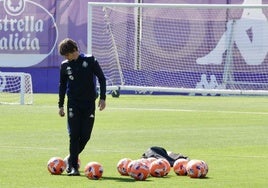El entrenador del Real Valladolid, Álvaro Rubio, durante la sesión de entrenamiento del pasado lunes.