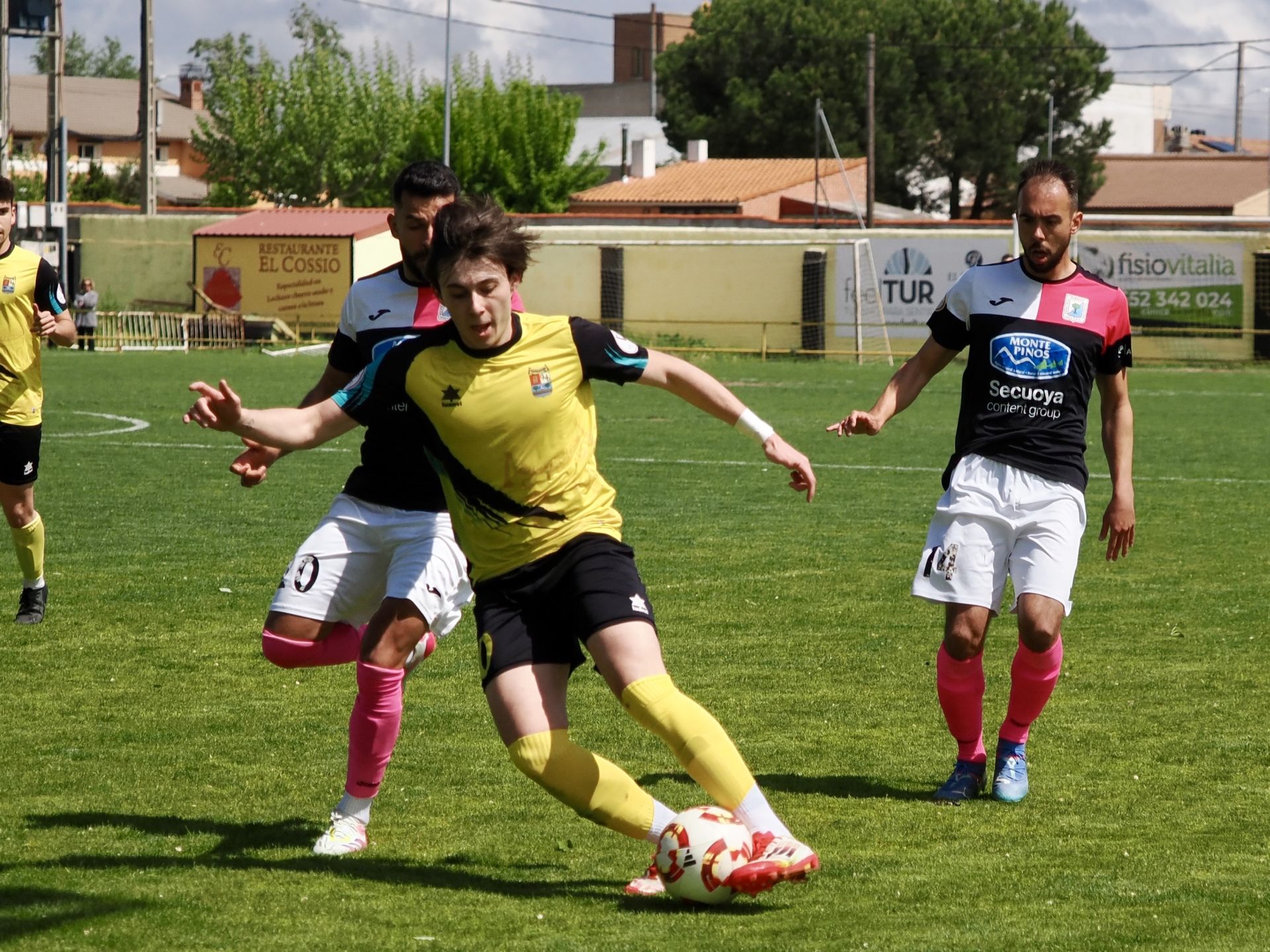 El partido entre el Mojados y el Almazán, en imágenes