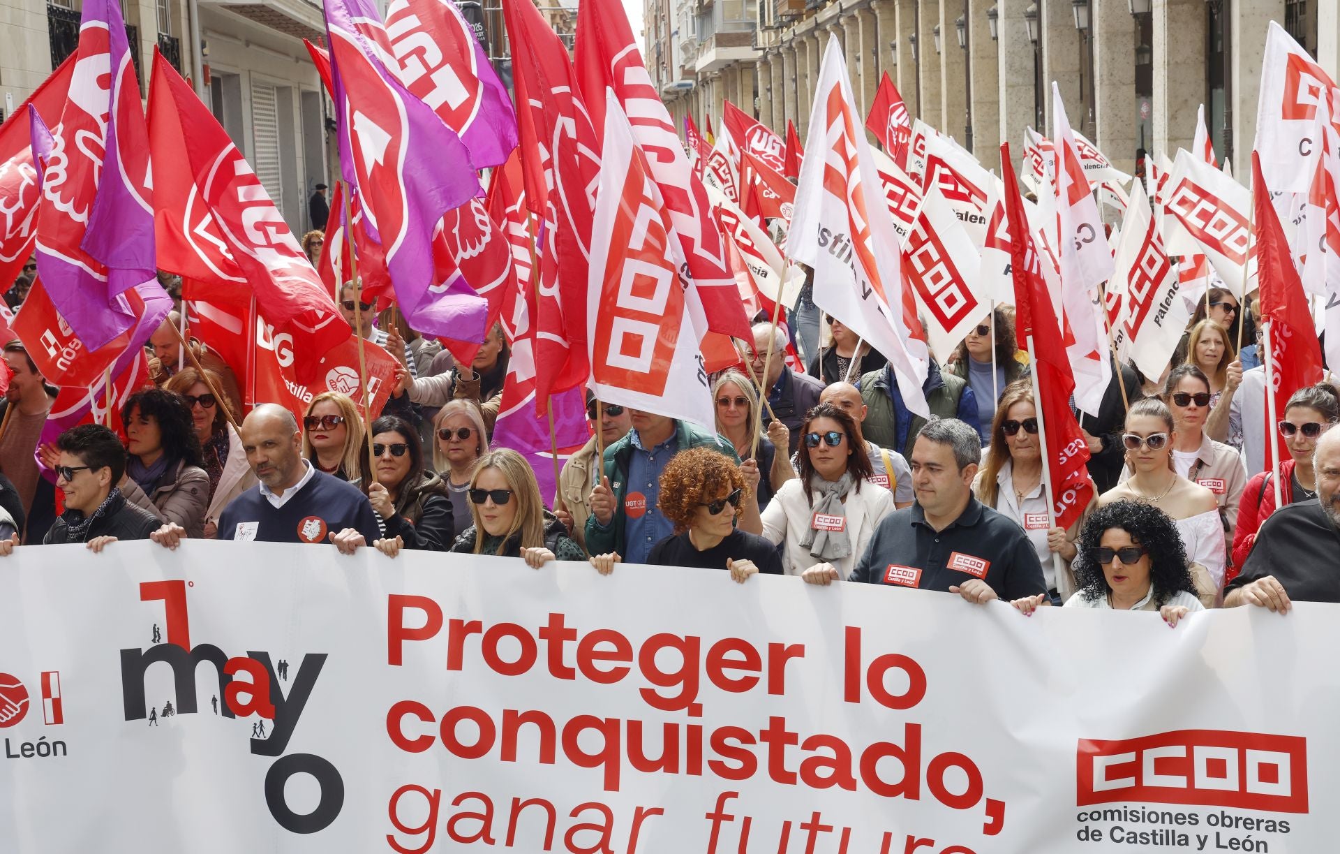 Festivo y reivindicativo Primero de Mayo en Palencia