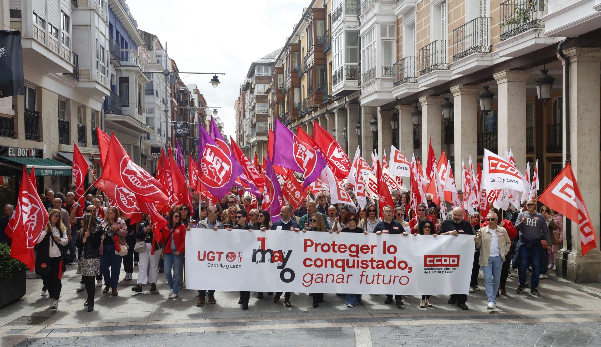 Festivo y reivindicativo Primero de Mayo en Palencia