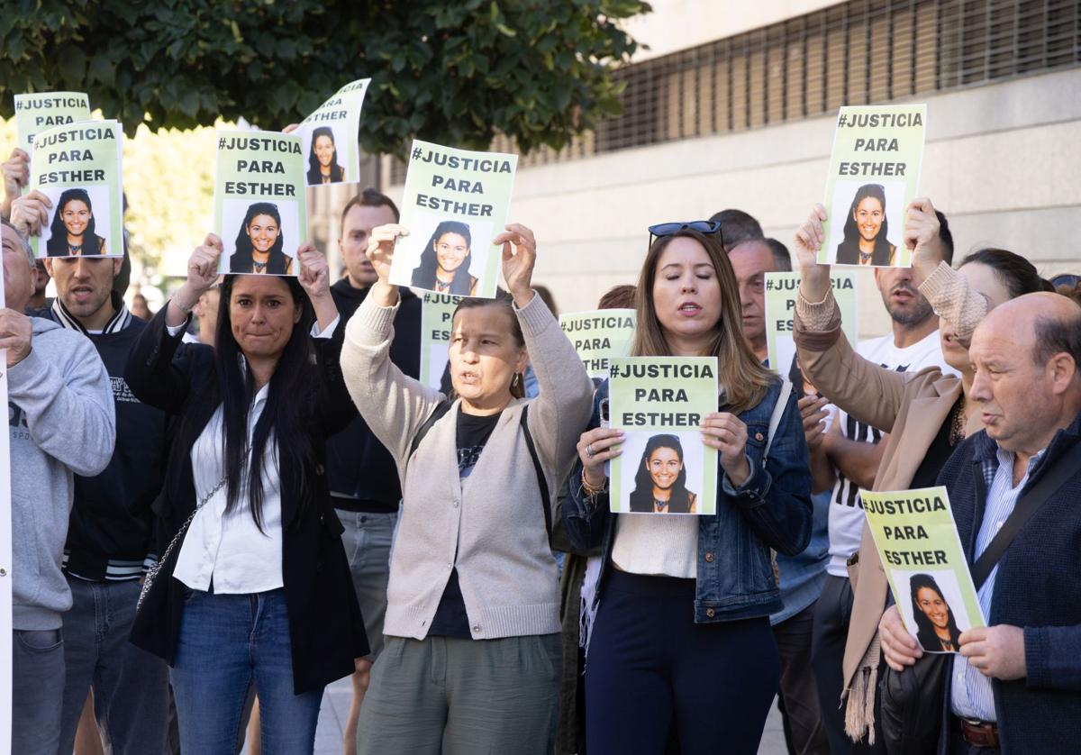El entorno de Esther López volverá a concentrarse el martes frente a los juzgados
