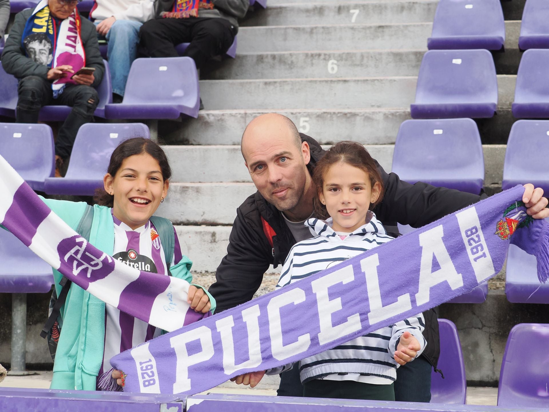Búscate en la grada del Real Valladolid - FC Barcelona (1/5)