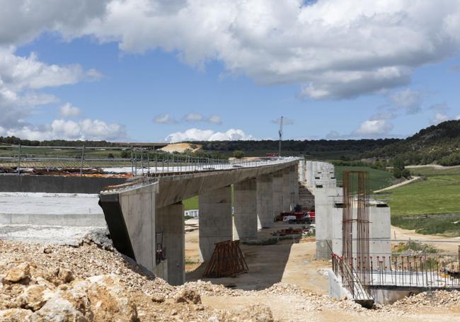 El viaducto, en obras.
