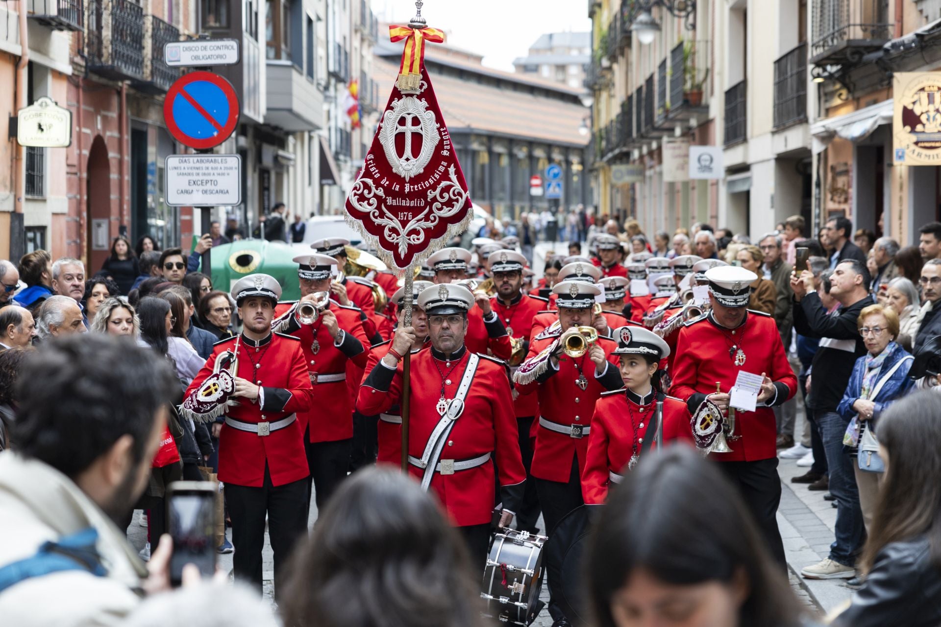 La procesión de la Cruz de Mayo, en imágenes