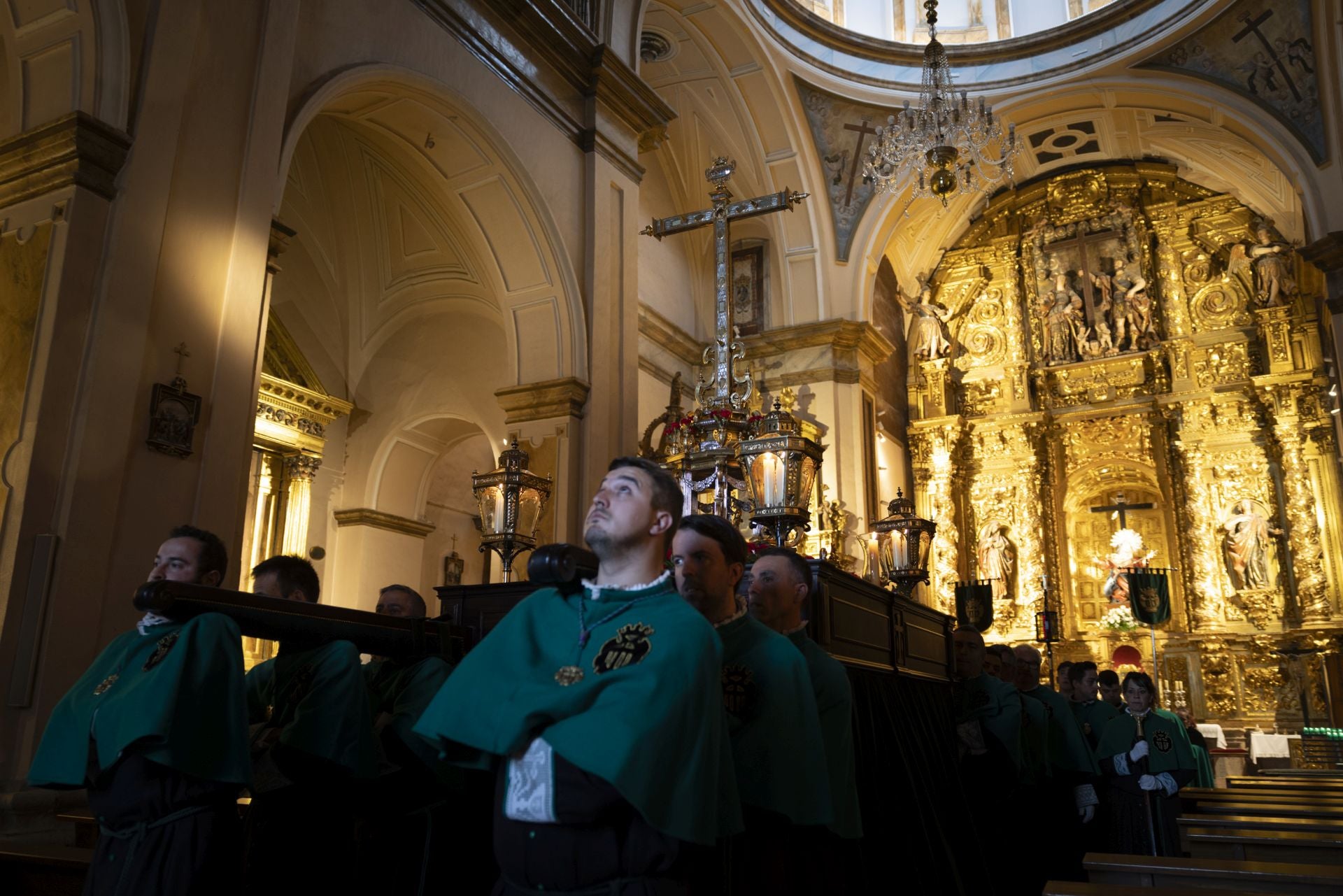 La procesión de la Cruz de Mayo, en imágenes