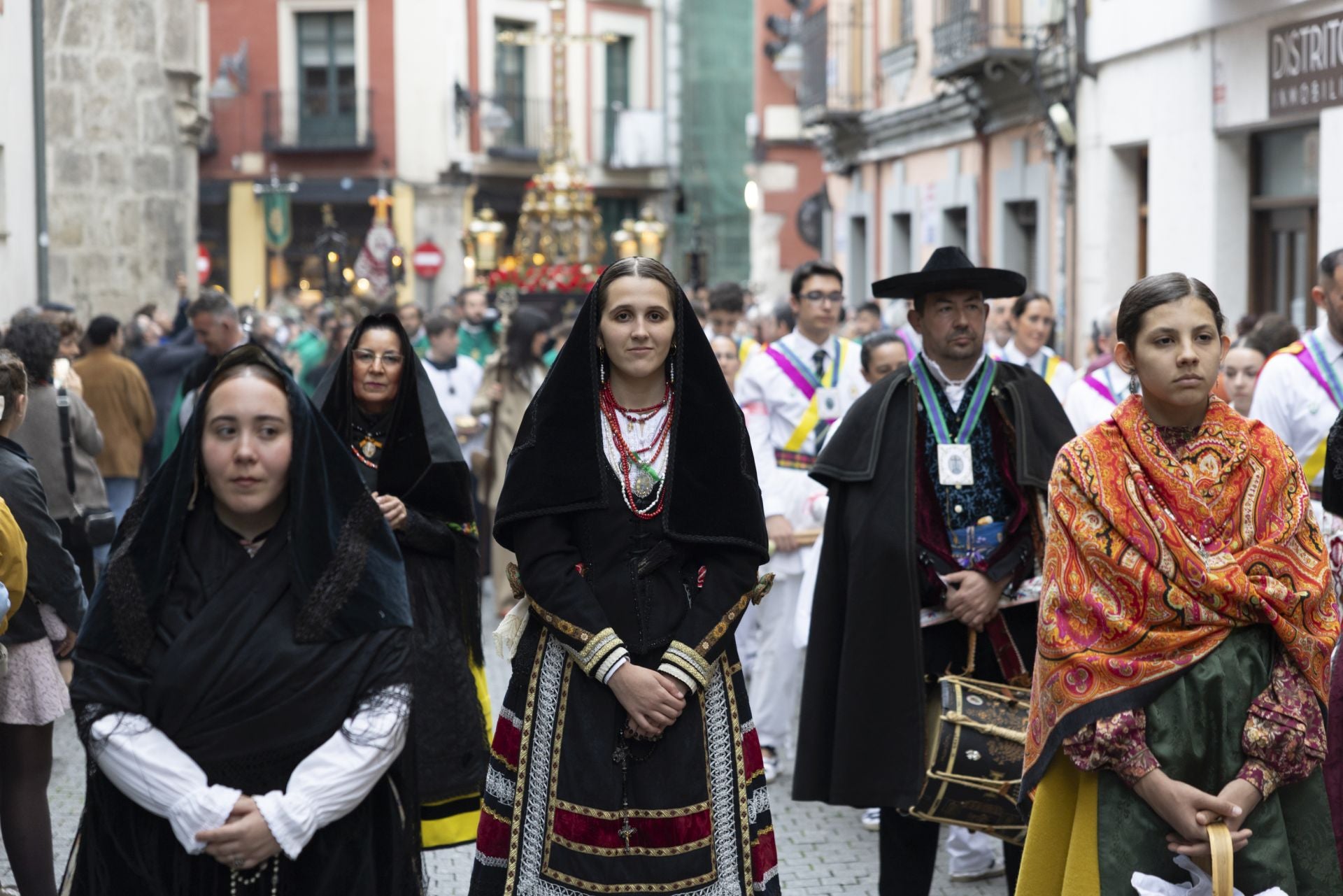 La procesión de la Cruz de Mayo, en imágenes