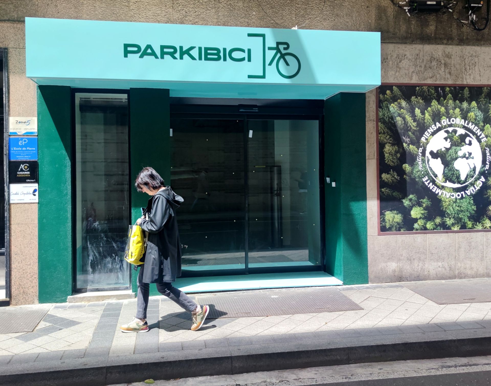 El 'parkibici' de López Gómez y el centro logístico para bicicletas, casi a punto