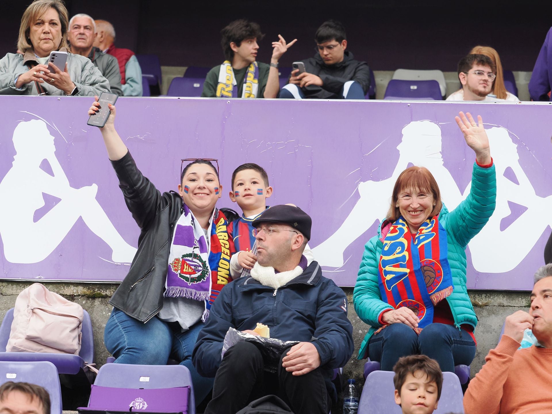 Búscate en la grada del Real Valladolid - FC Barcelona (1/5)