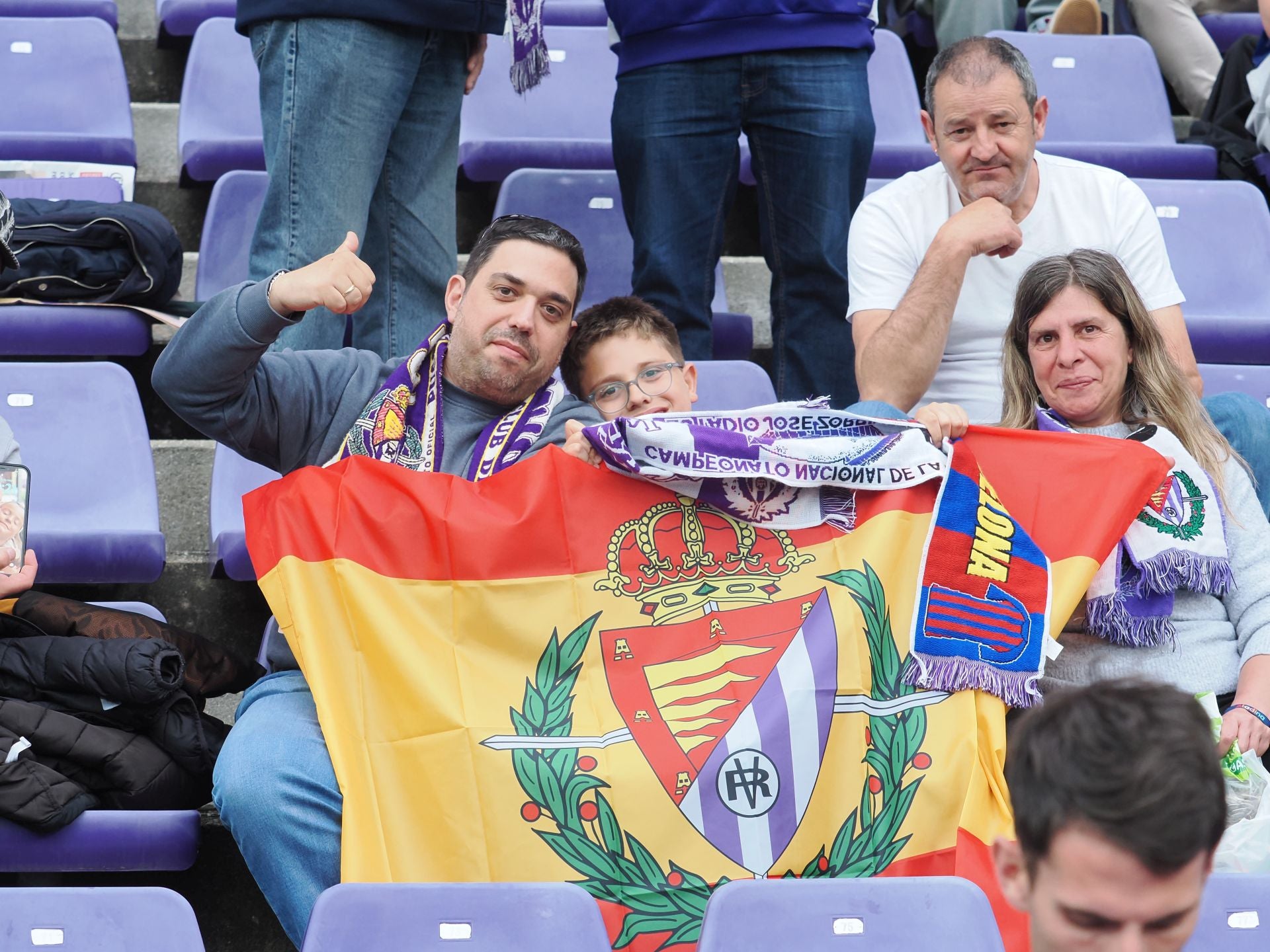 Búscate en la grada del Real Valladolid - FC Barcelona (1/5)