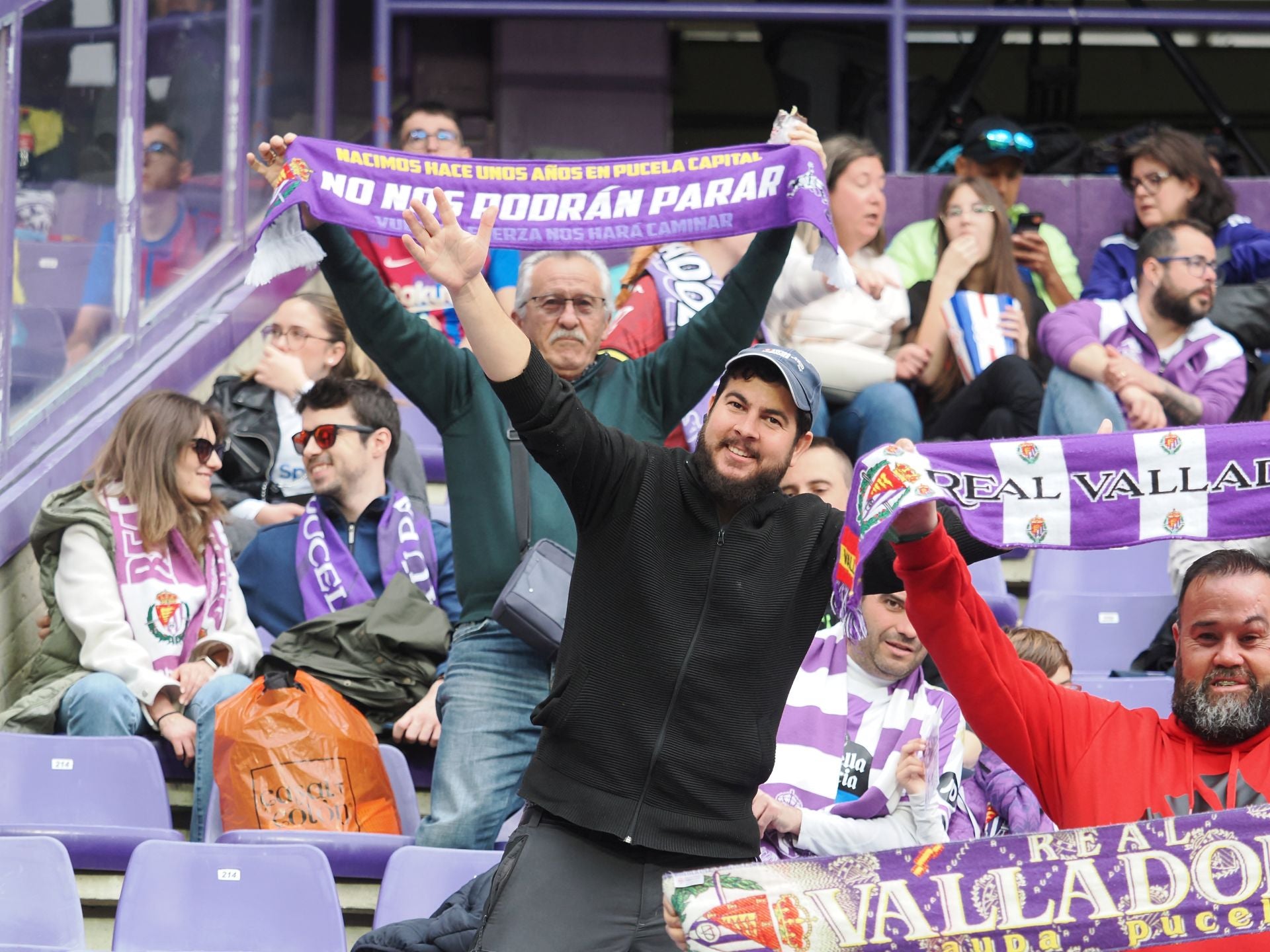 Búscate en la grada del Real Valladolid - FC Barcelona (2/5)