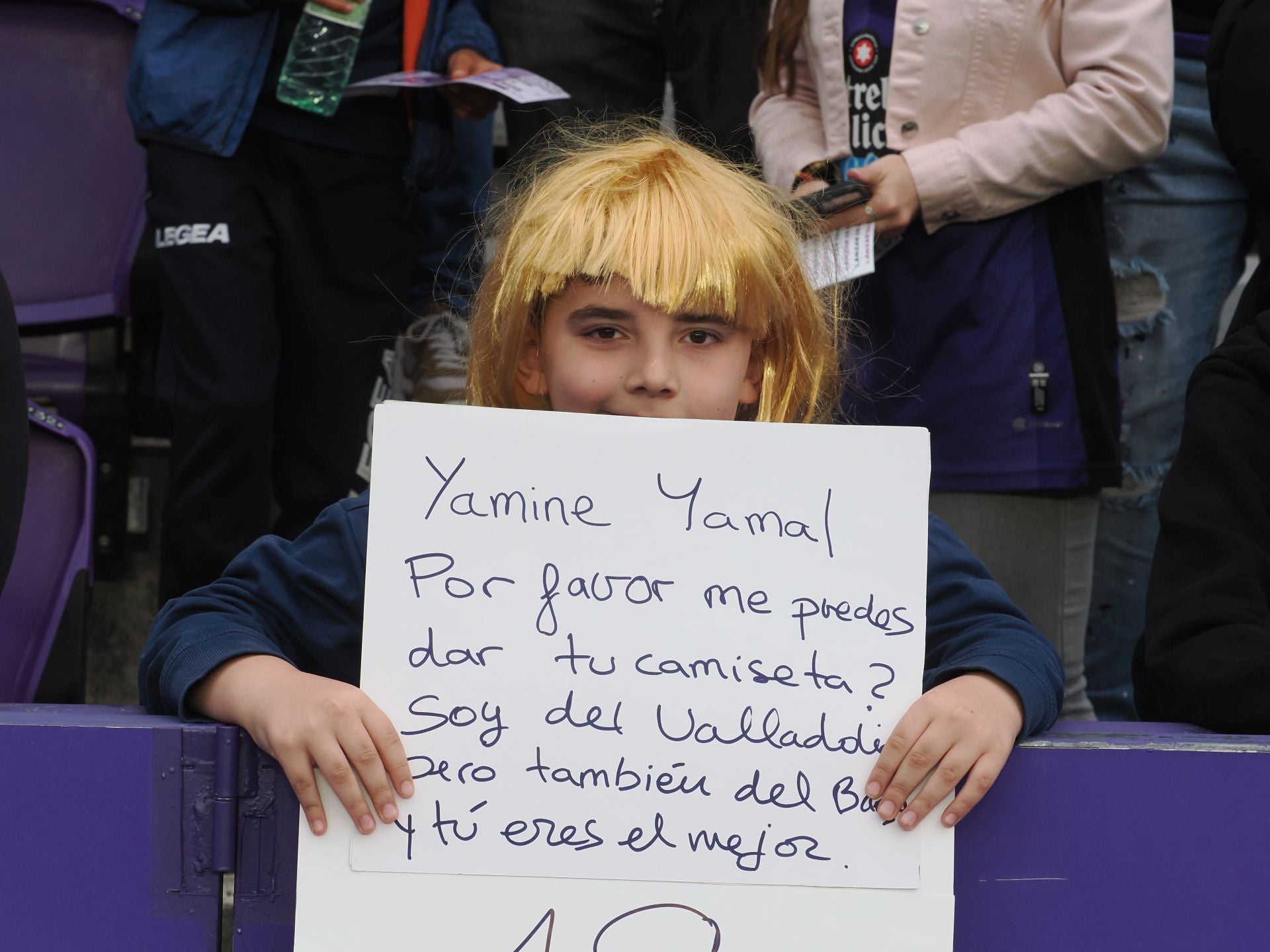 Búscate en la grada del Real Valladolid - FC Barcelona (4/5)