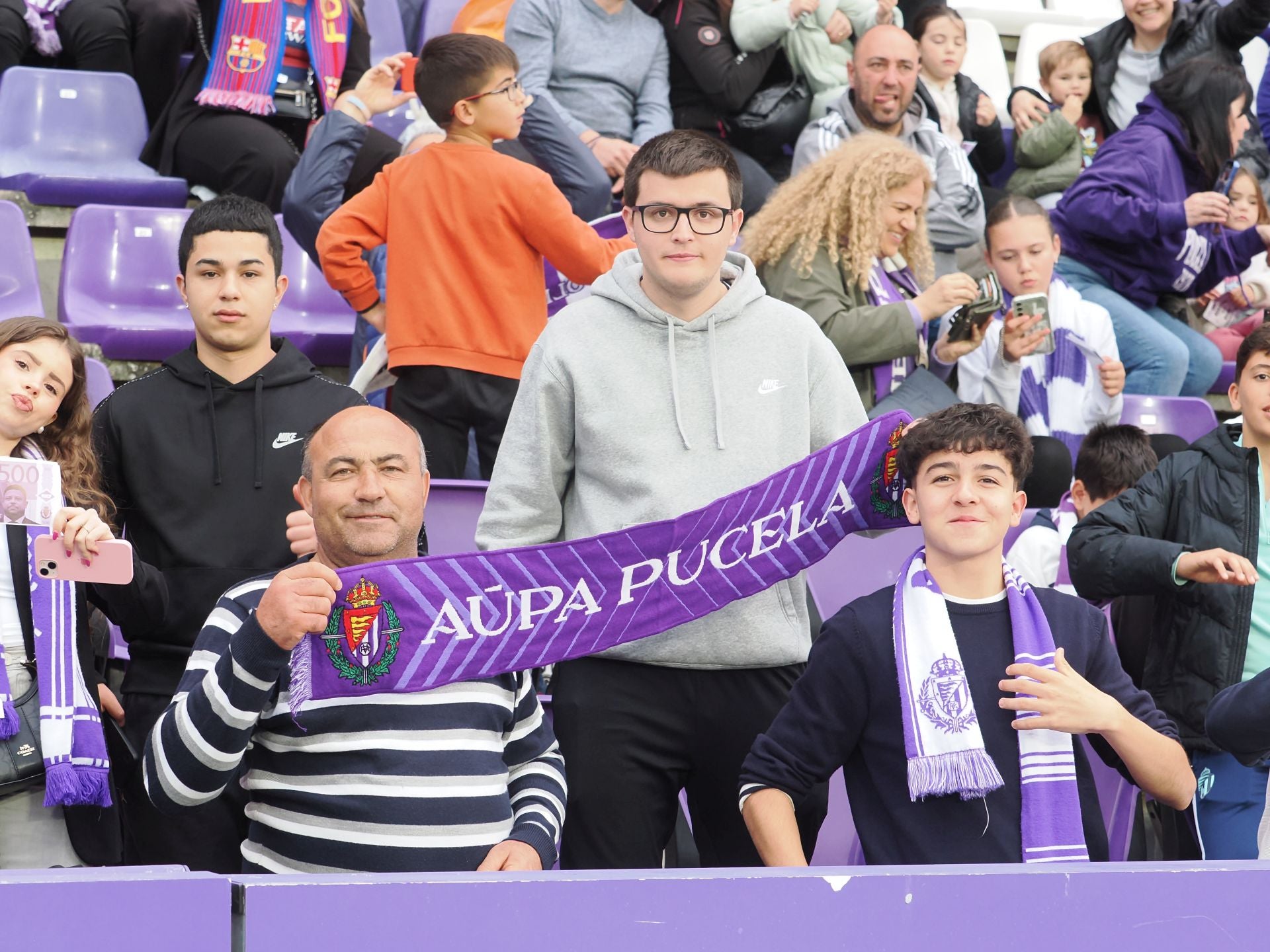Búscate en la grada del Real Valladolid - FC Barcelona (4/5)
