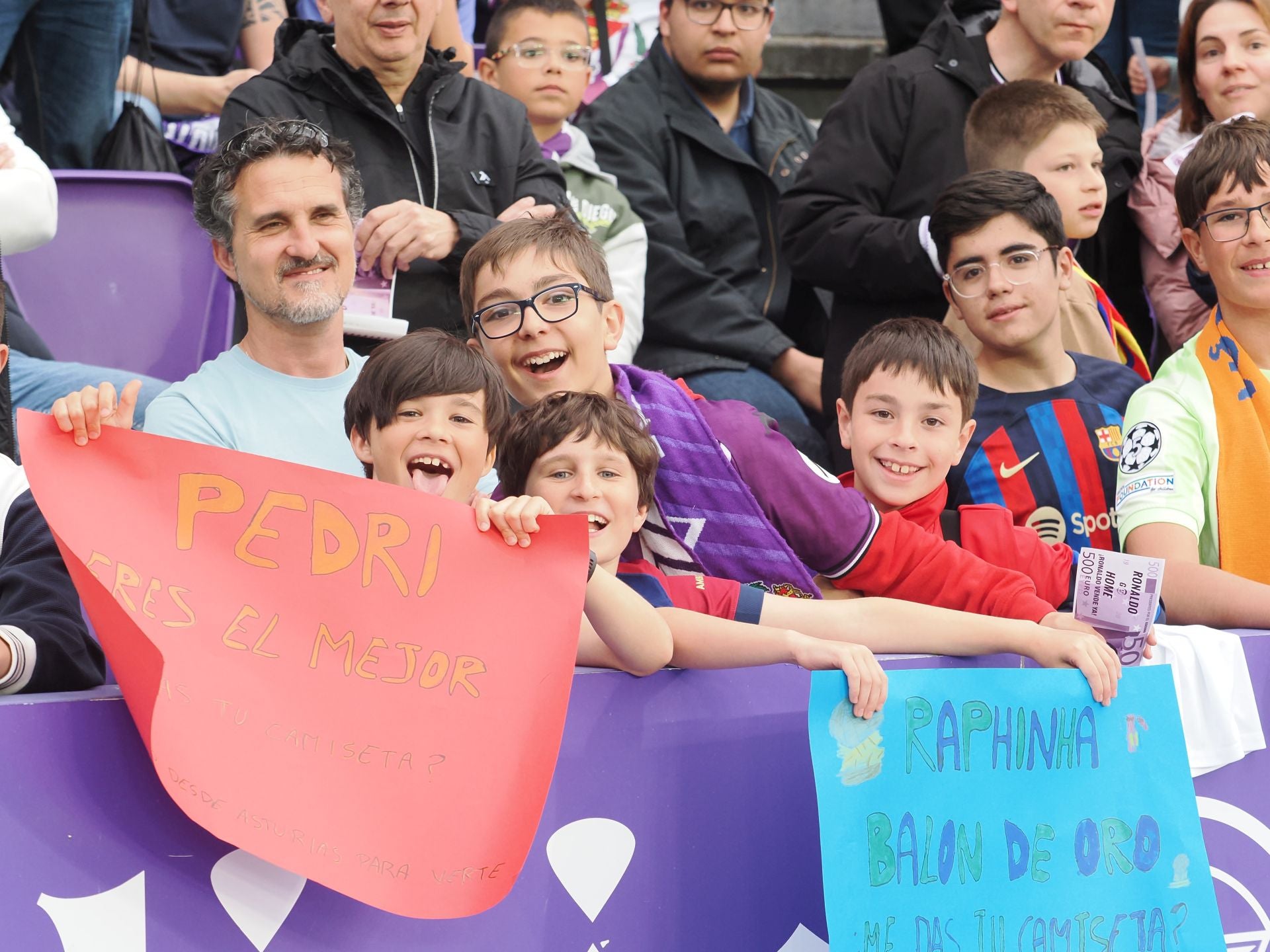 Búscate en la grada del Real Valladolid - FC Barcelona (4/5)