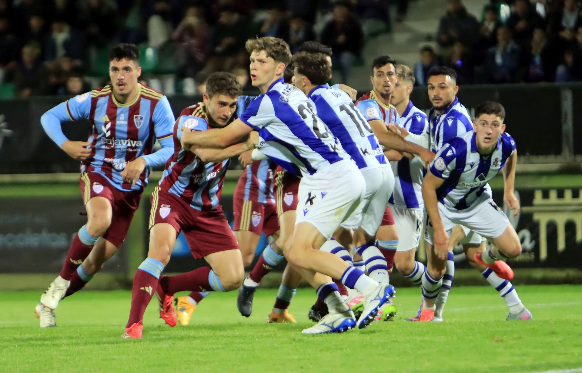Fotos del empate entre la Segoviana y la Real Sociedad B