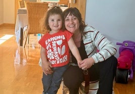 Mónica Muñoz con su hija Luz