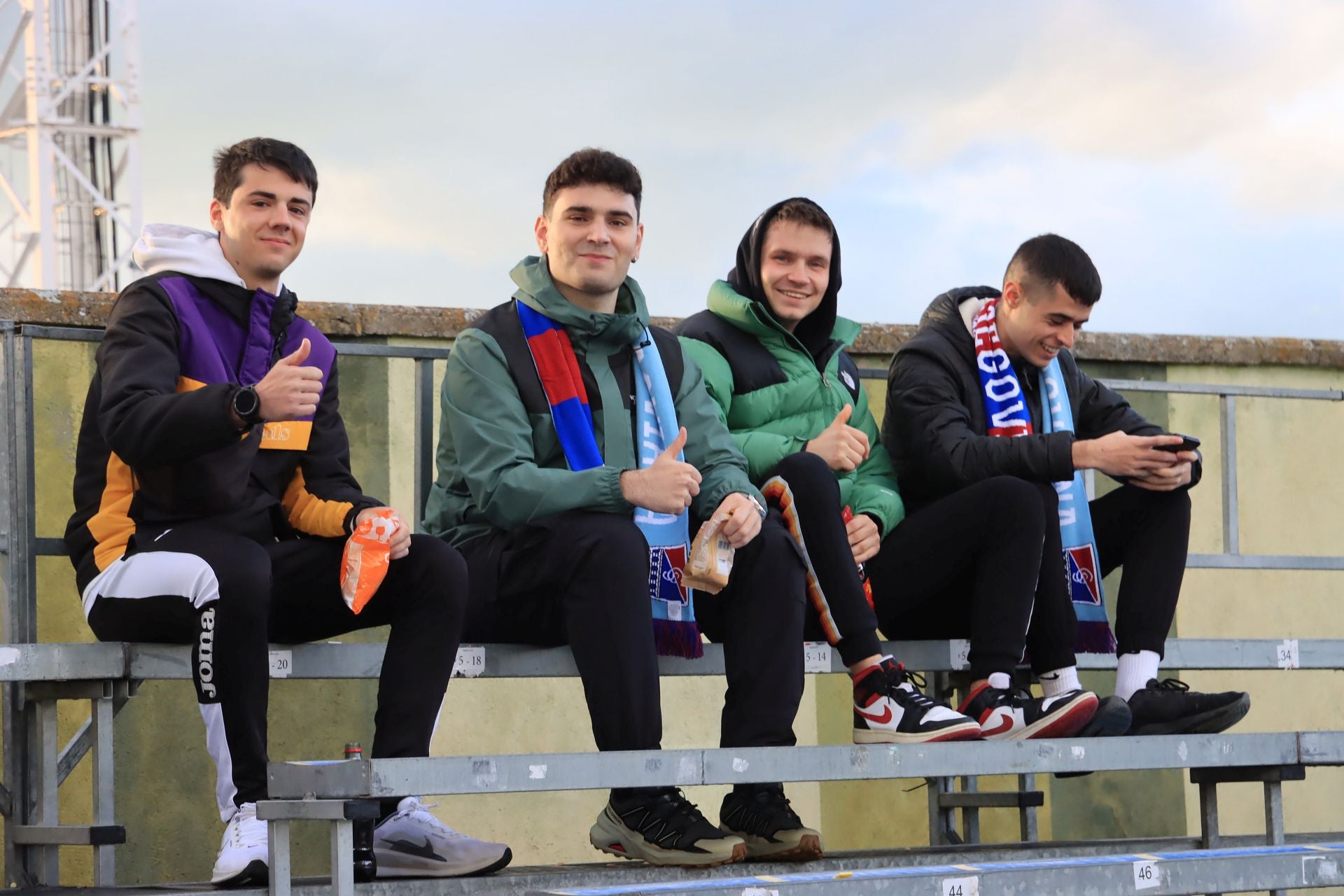 Búscate en las gradas de La Albuera en el Segoviana vs Real Sociedad B