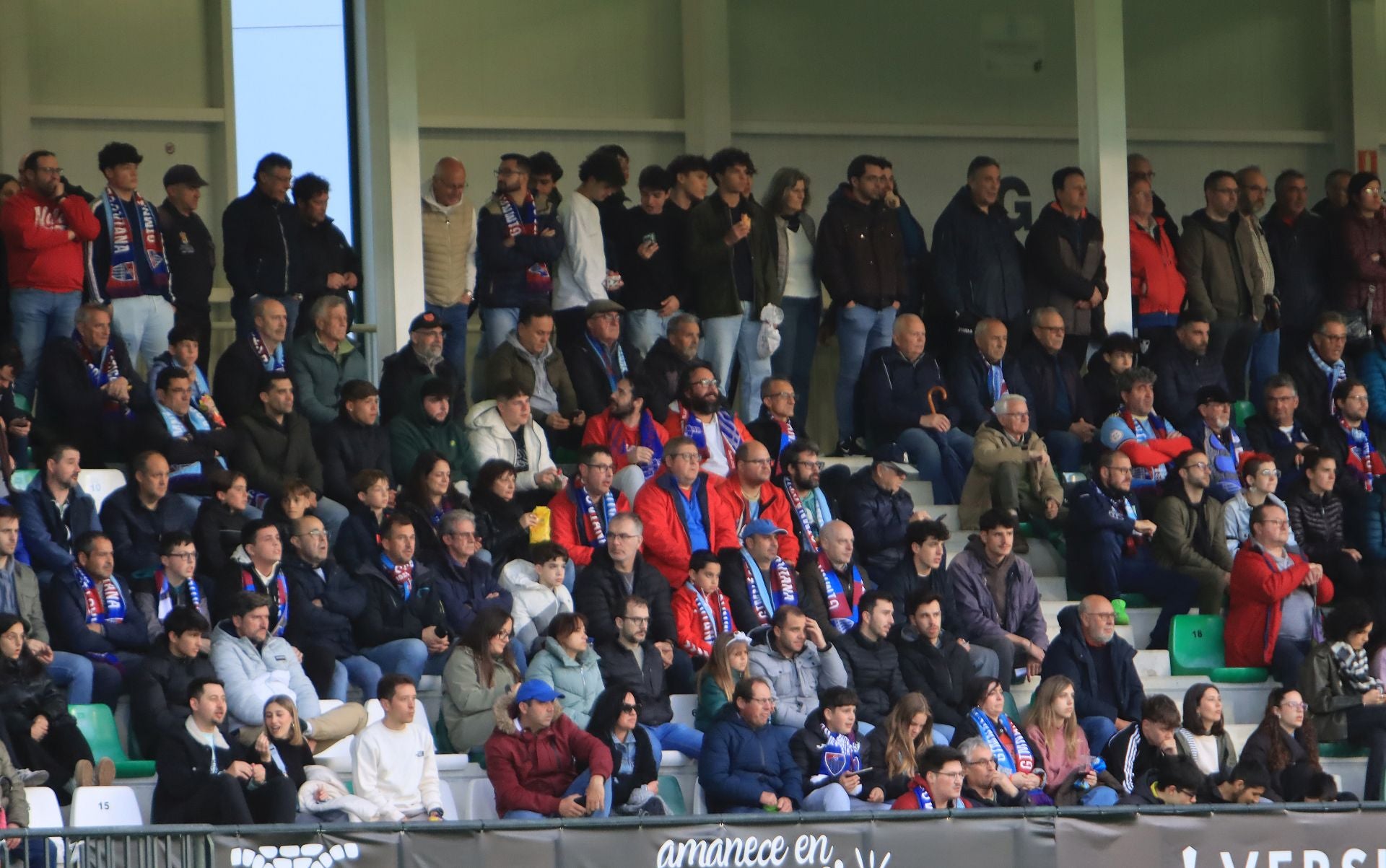 Búscate en las gradas de La Albuera en el Segoviana vs Real Sociedad B