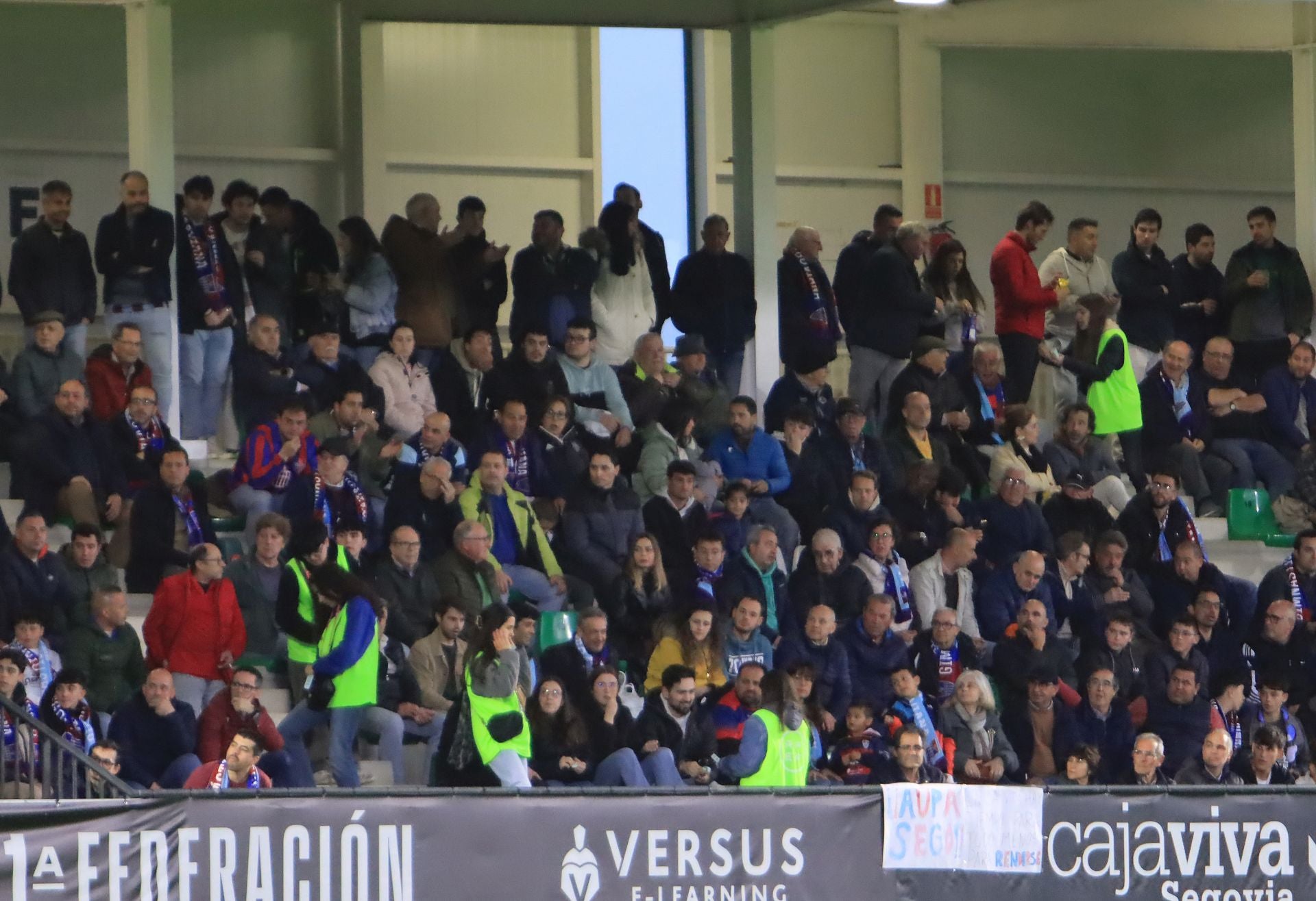 Búscate en las gradas de La Albuera en el Segoviana vs Real Sociedad B