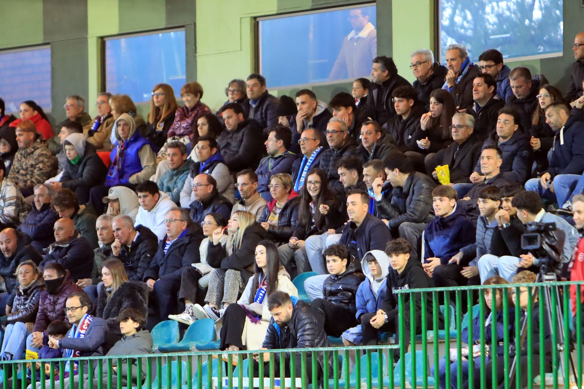 Búscate en las gradas de La Albuera en el Segoviana vs Real Sociedad B