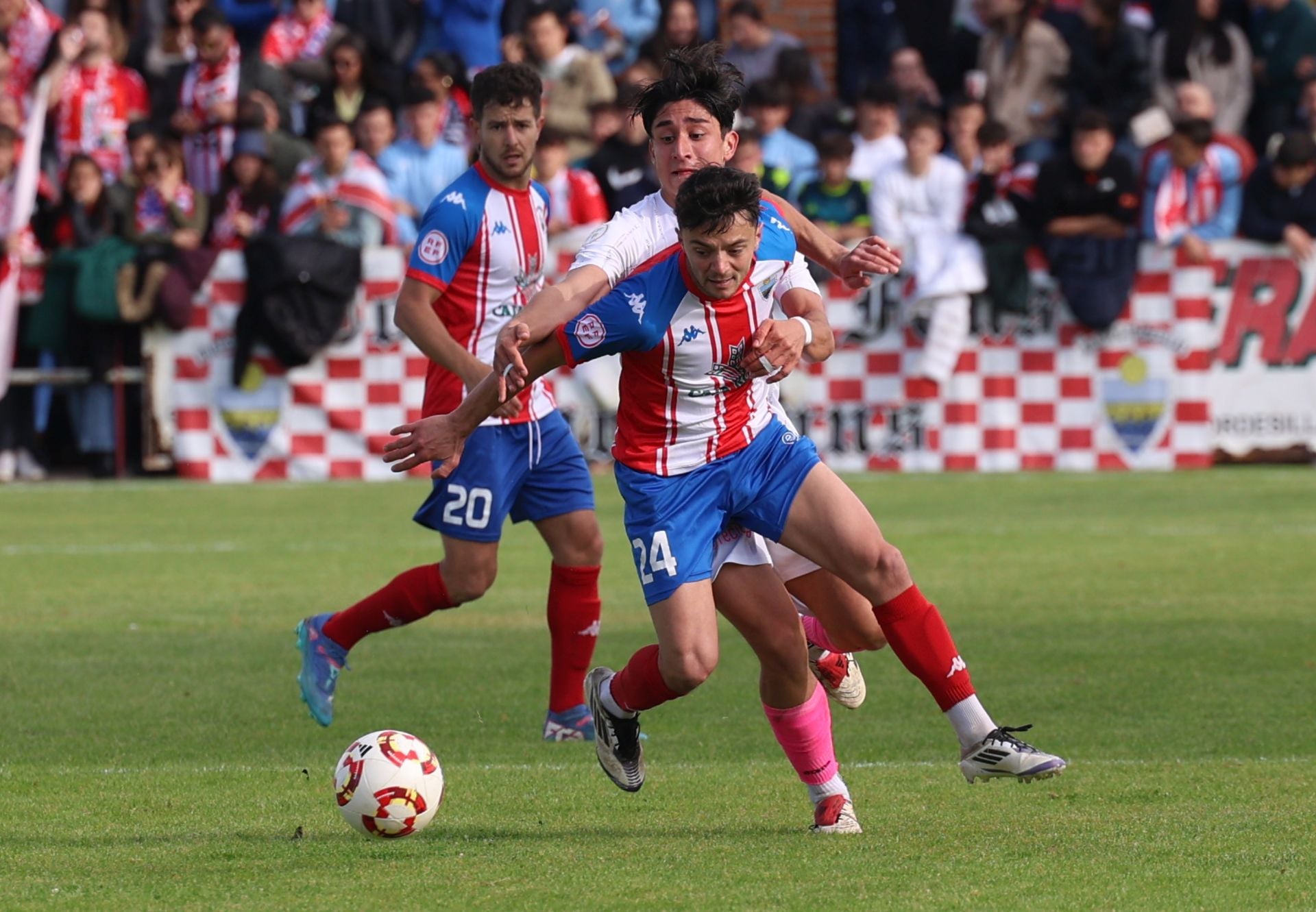 El partido entre el Tordesillas y el Villaralbo, en imágenes