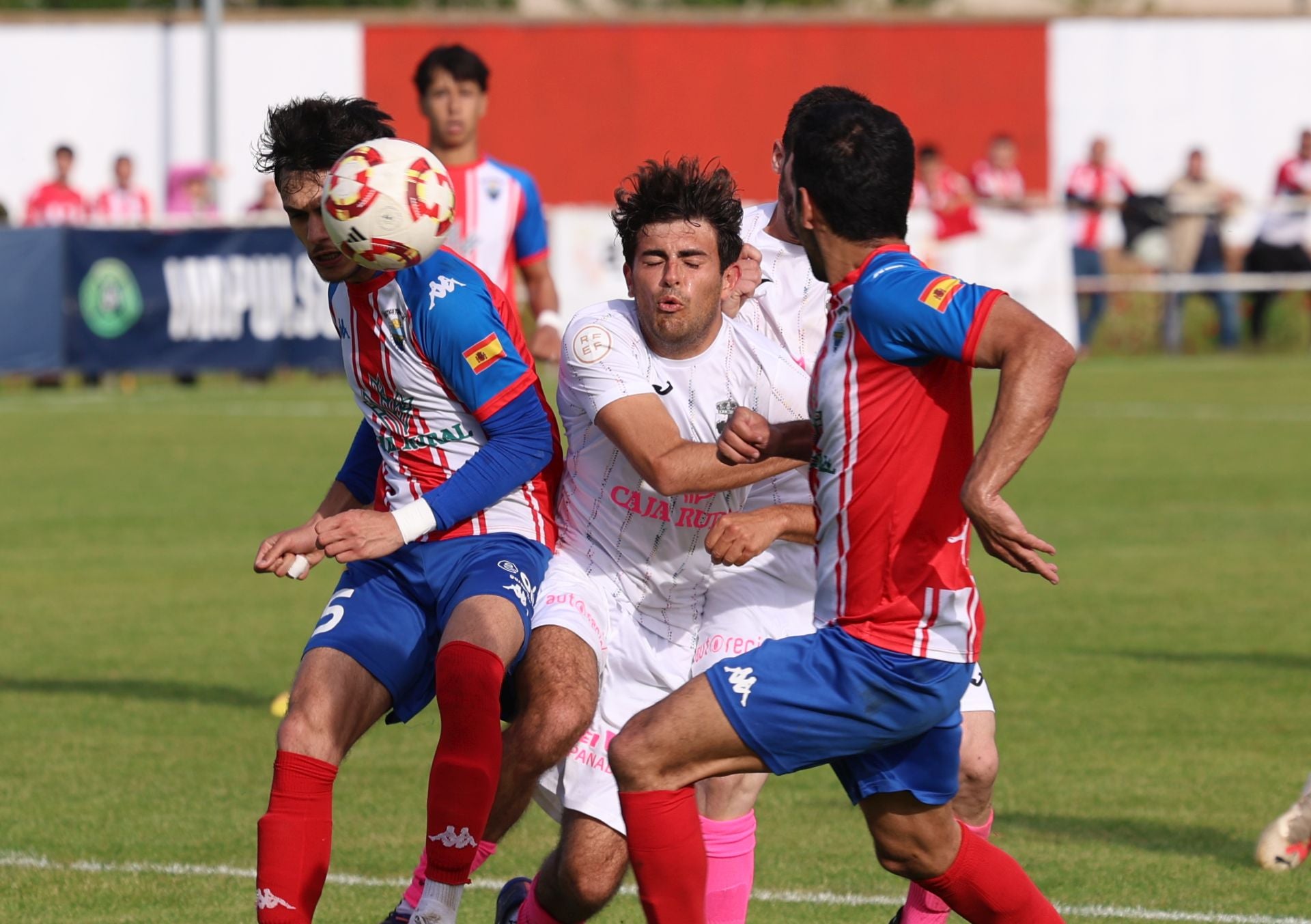 El partido entre el Tordesillas y el Villaralbo, en imágenes
