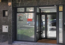 Exterior de la sede del PSOE en Segovia.