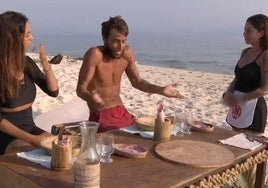 Anita con Montoya y Gabriella, en 'Supervivientes'.
