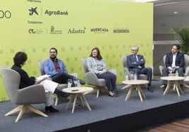 La periodista Silvia G. Rojo, Jerson M. Garita (Itacyl), Sonia Villanueva (Matarromera), Félix Moracho (Huercasa) y Mario J. Moya (Adastra Capital).