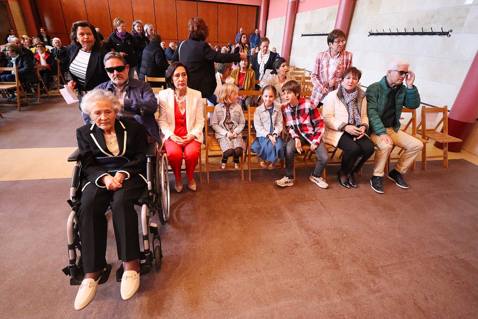 Teresa Mancho Cuadrado, de 93 años, recibe el homenaje de Villabrágima