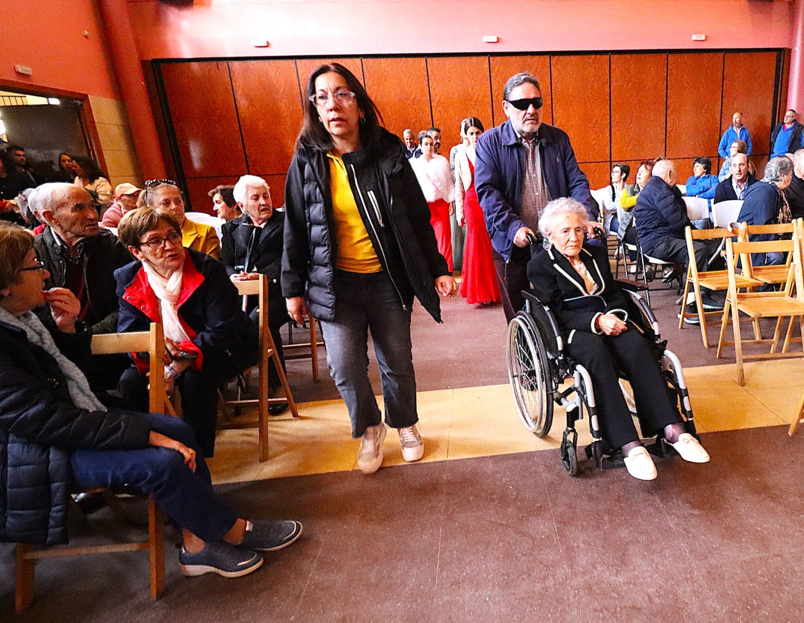 Teresa Mancho Cuadrado, de 93 años, recibe el homenaje de Villabrágima