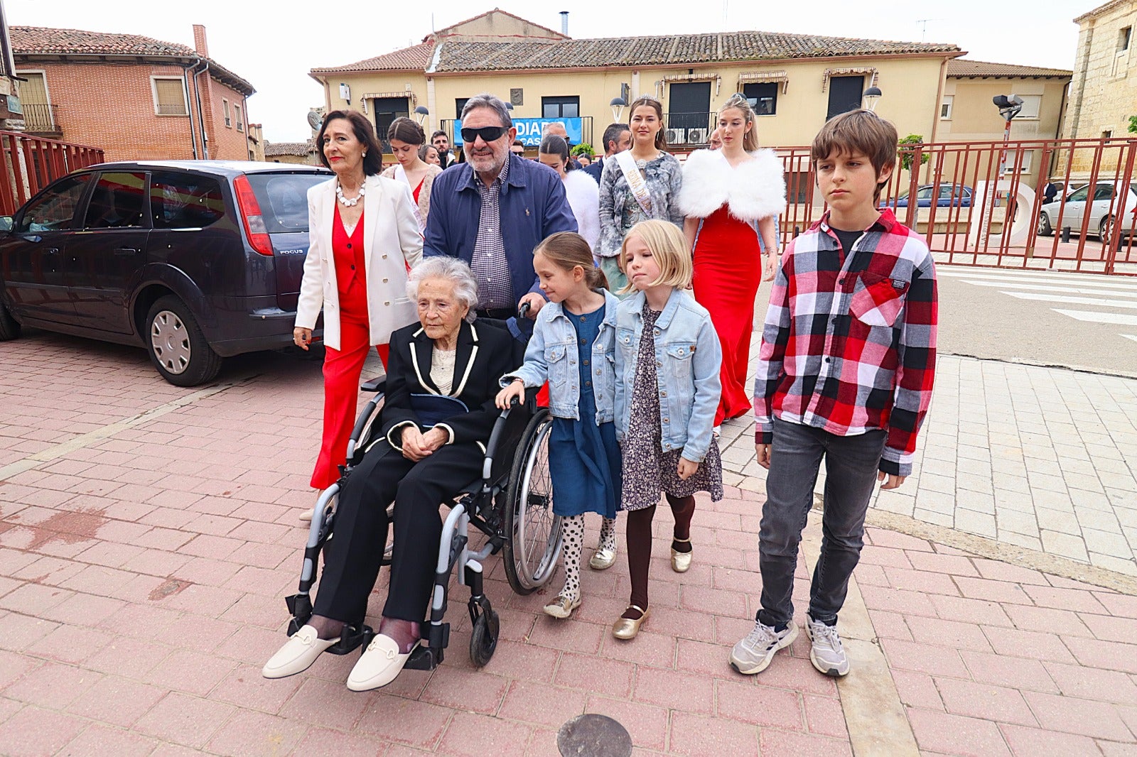 Teresa Mancho Cuadrado, de 93 años, recibe el homenaje de Villabrágima