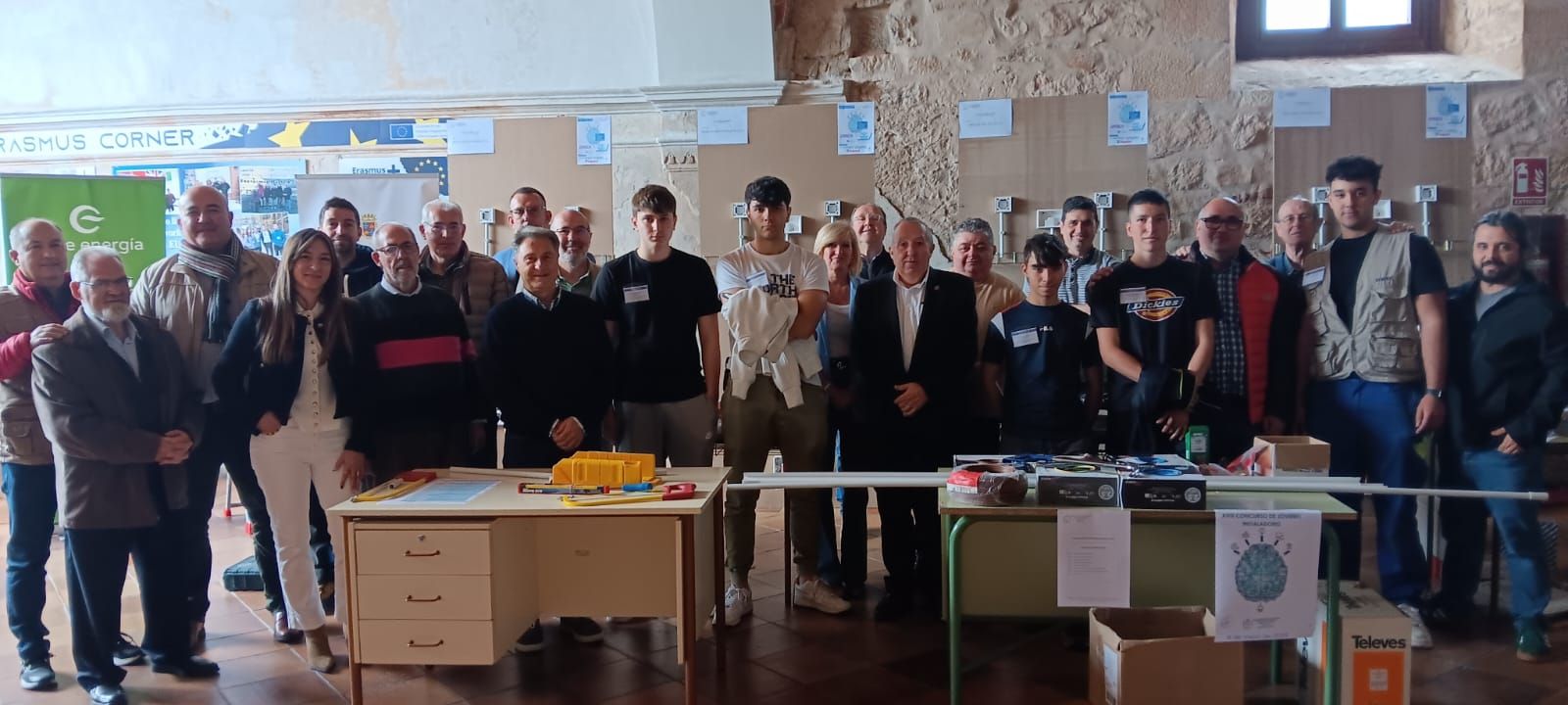 Concurso de sobretensiones, automáticos y tomas de corriente en Aguilar