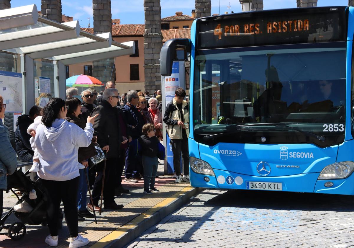 Segovia bate su récord de usuarios del autobús urbano en un día
