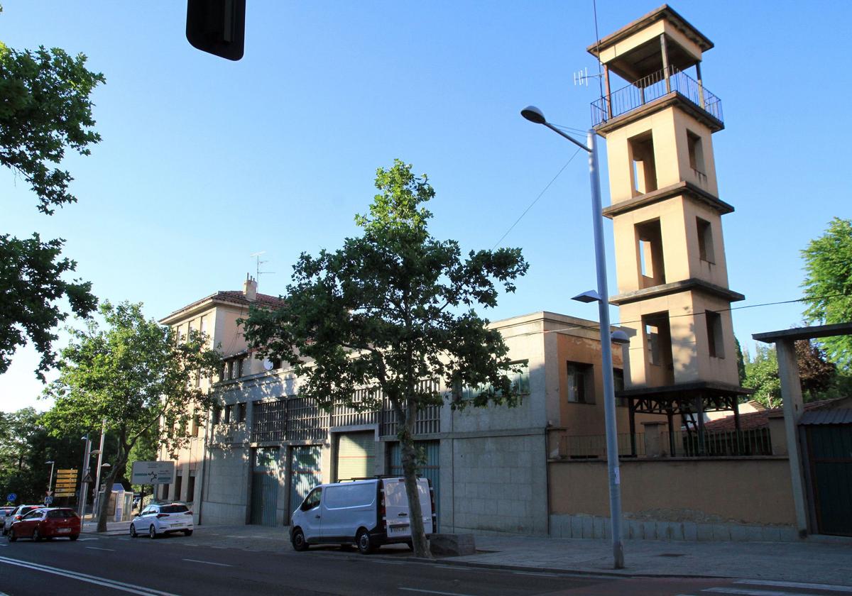 El atasco en Contratación retrasa el derribo del antiguo parque de bomberos