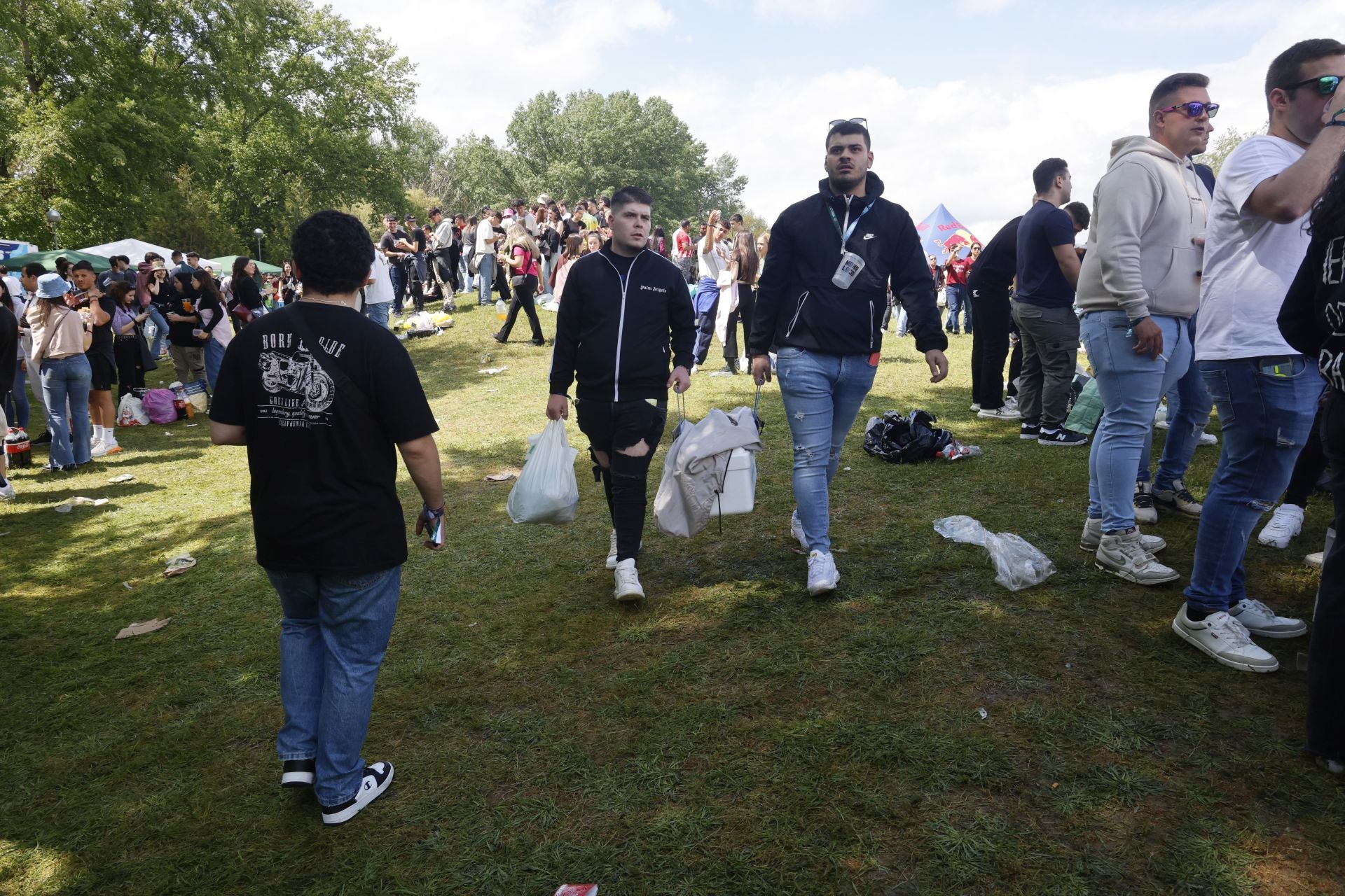 La fiesta de la ITA abarrota el parque Ribera Sur de jóvenes